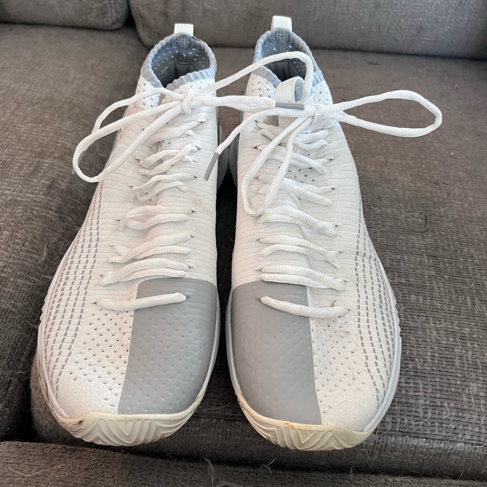 Under Armour Men's White and Gray Athletic Shoes